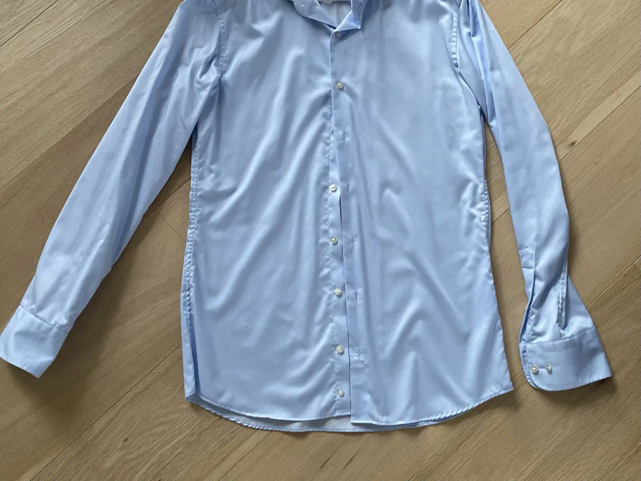 Billede 2 - Flot 1863 by Eterna lyseblå skjorte str. 40