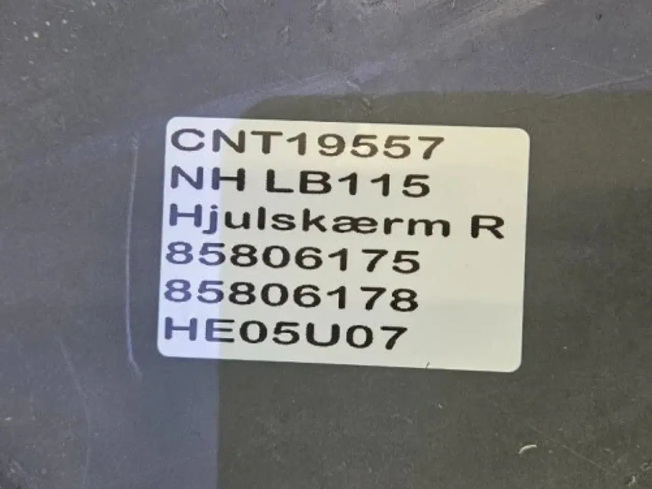 Billede 10 - New Holland LB115 Hjulskærm R. 85806175