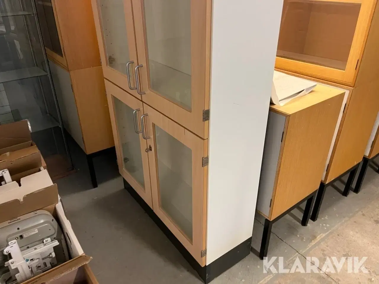 Billede 2 - Skabe med glaslåger 6 styk