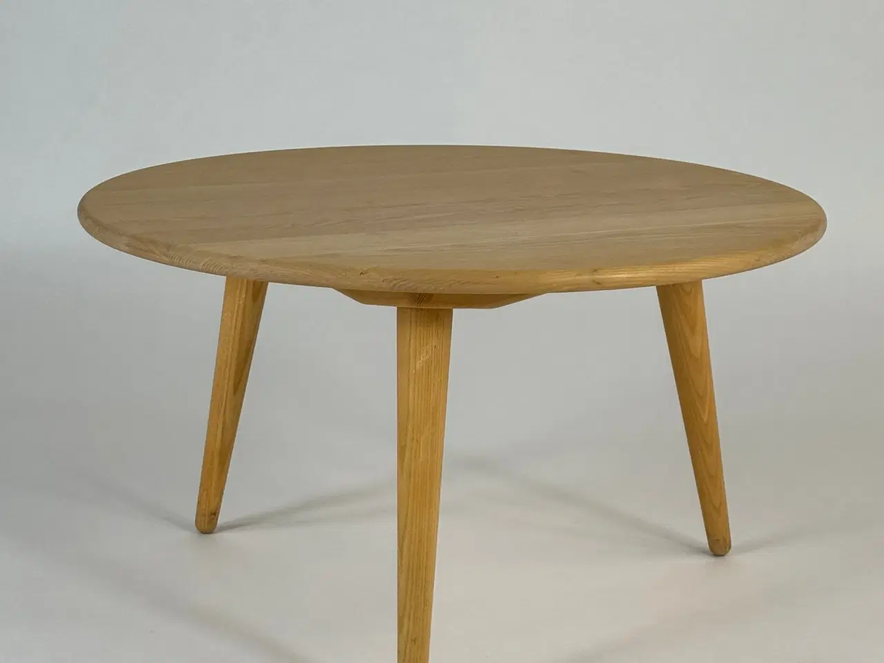 Billede 1 - Carl Hansen & Søn CH008 Sofabord – Eg Ø78 cm