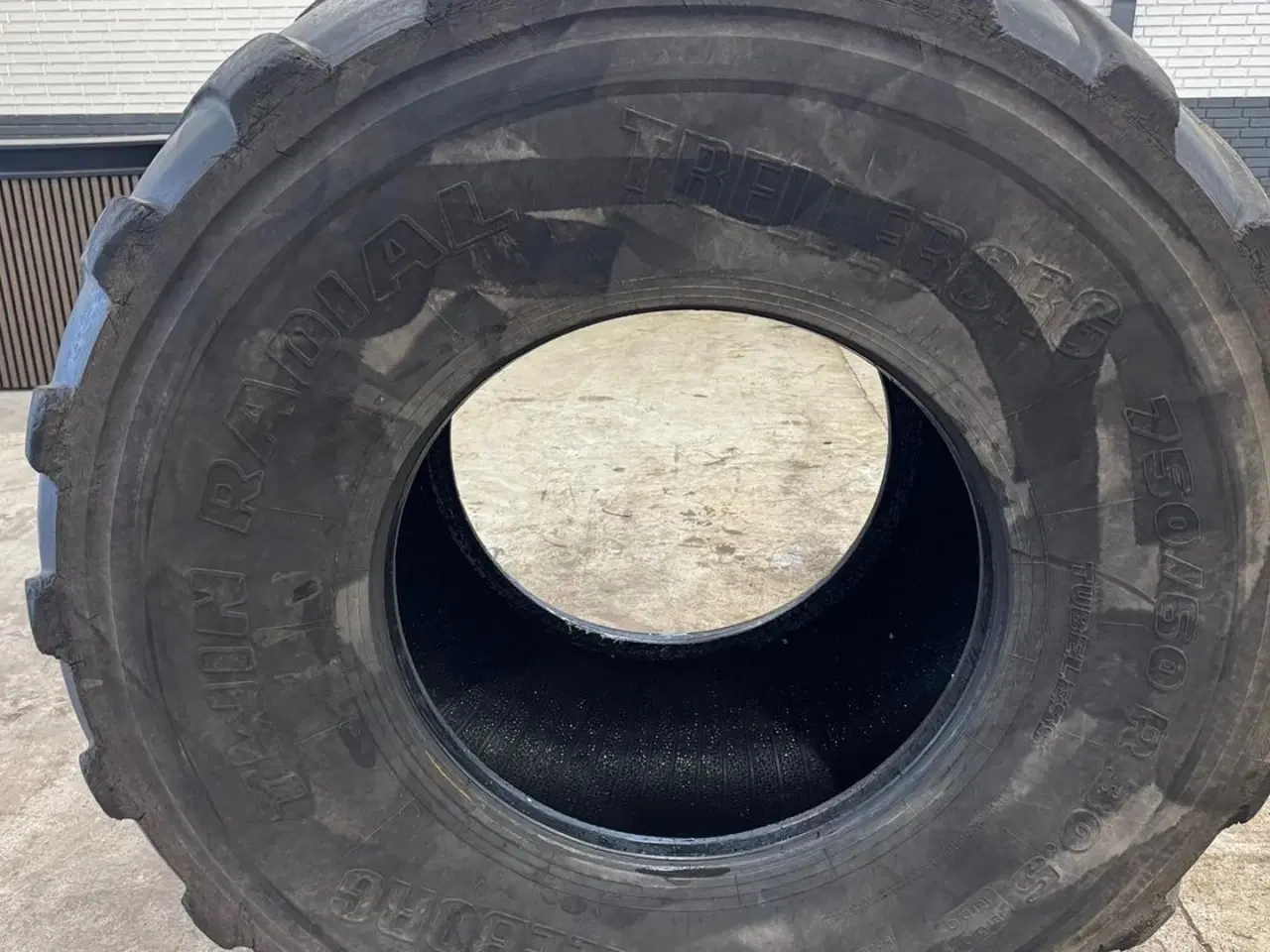 Billede 3 - Trelleborg 750/60R30,5 Trelleborg