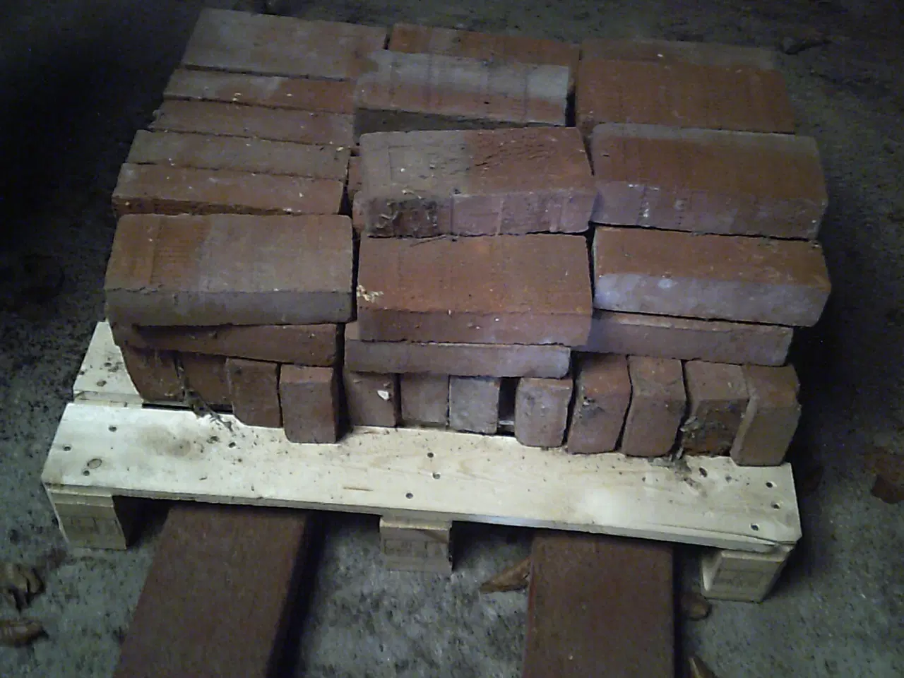 Billede 2 - Mursten rødlige 50 stk