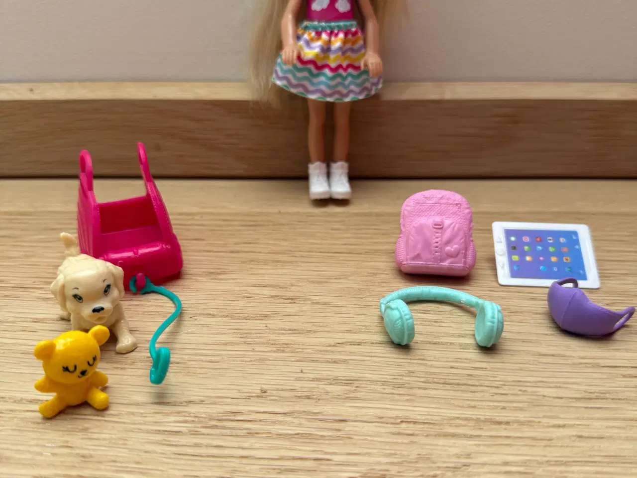 Billede 1 - Chelsie (Barbie-søster) med hundehvalp og tilbehør