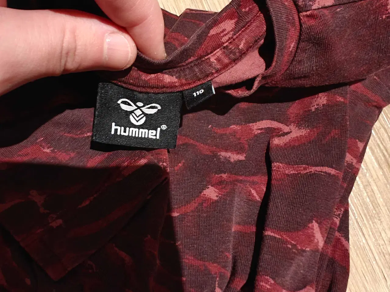 Billede 6 - Hummel kjole og tights str 110