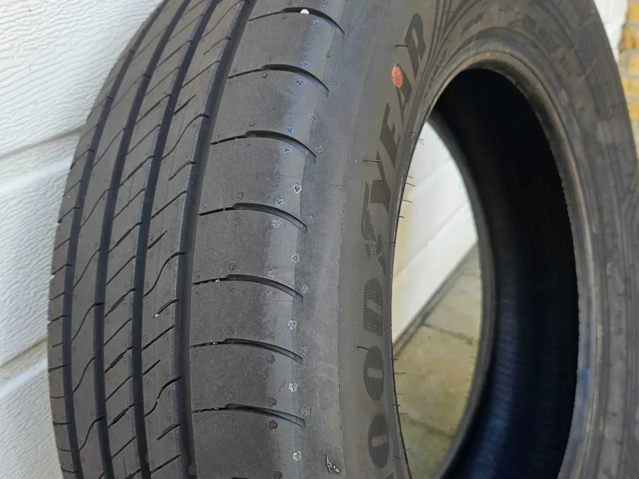 Billede 1 - Dæk Continental EfficientGrib2 