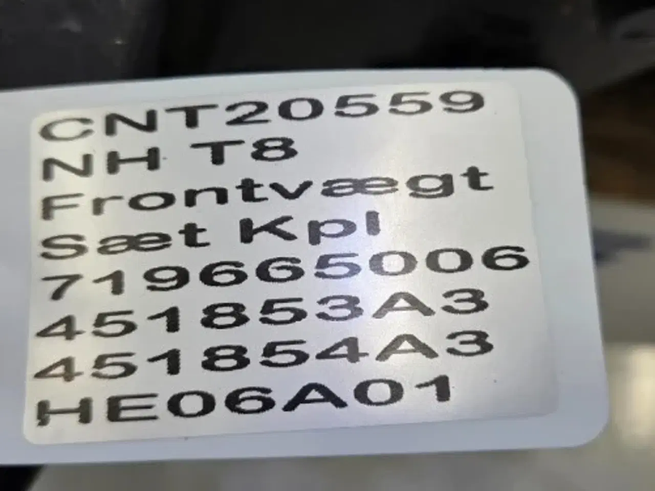 Billede 18 - New Holland T8 Frontvægt Kit 719665006