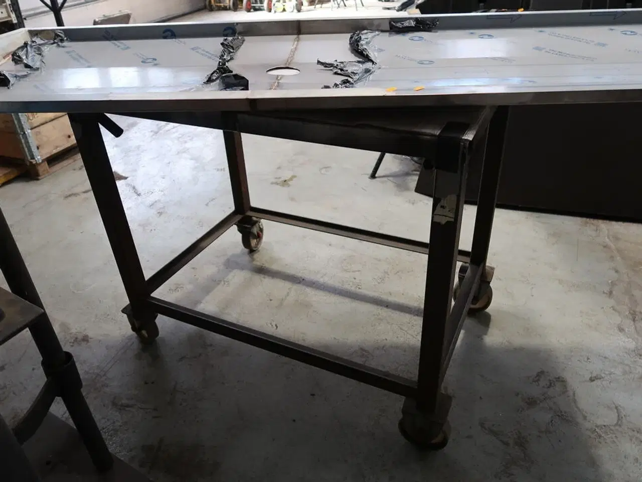 Billede 1 - Arbejdsbord på hjul