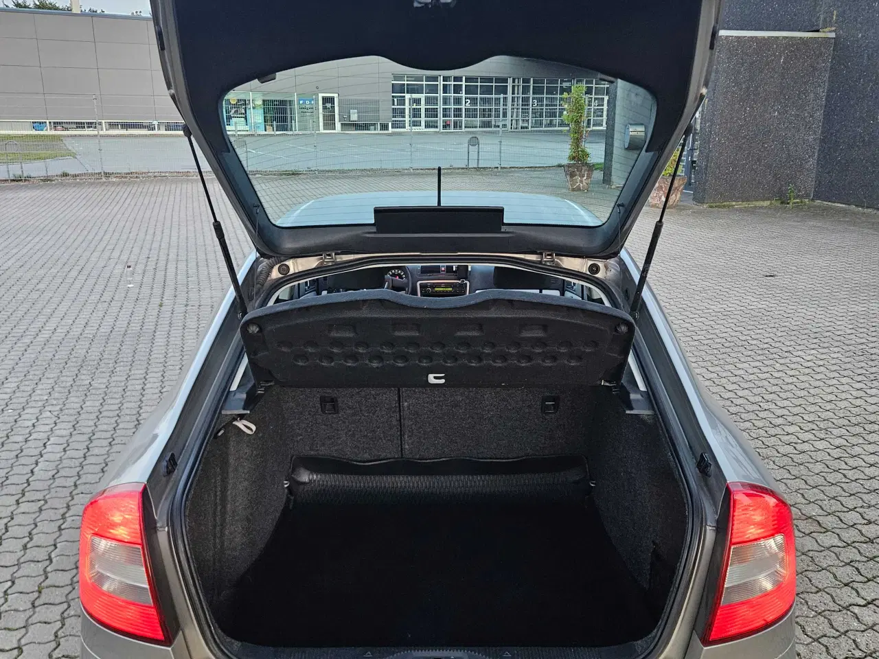 Billede 5 - Skoda Octavia "Nysynet. billig vægtafgift og langt