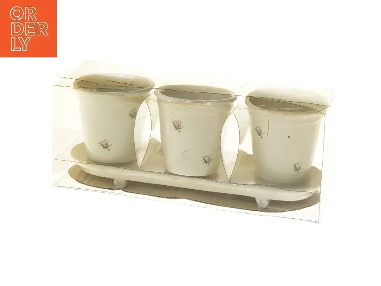 Billede 3 - Sæt med tre krus på bakke (str. 24x8x10 cm)