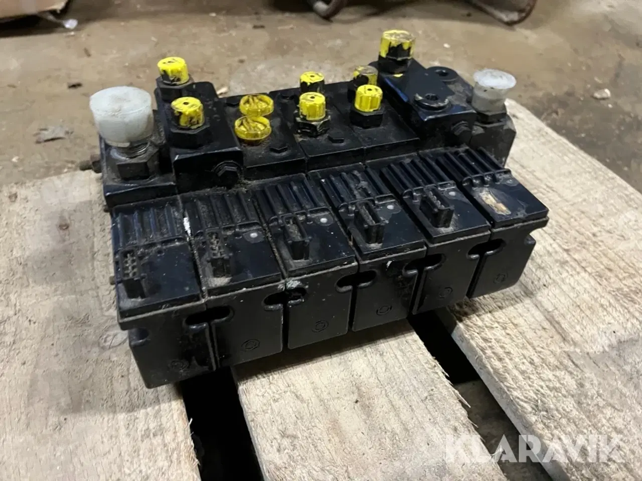 Billede 5 - Ventilblok 6 ventiler Danfoss PVG 32 12 volt