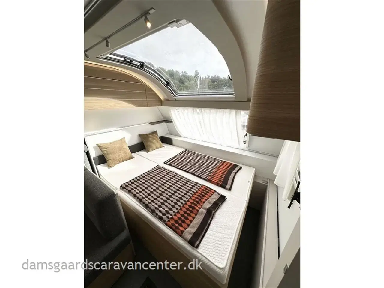 Billede 10 - 2022 - Adria Adora 573 PT   Dobbeltseng-Køjer-Gulvtemp.-Mover