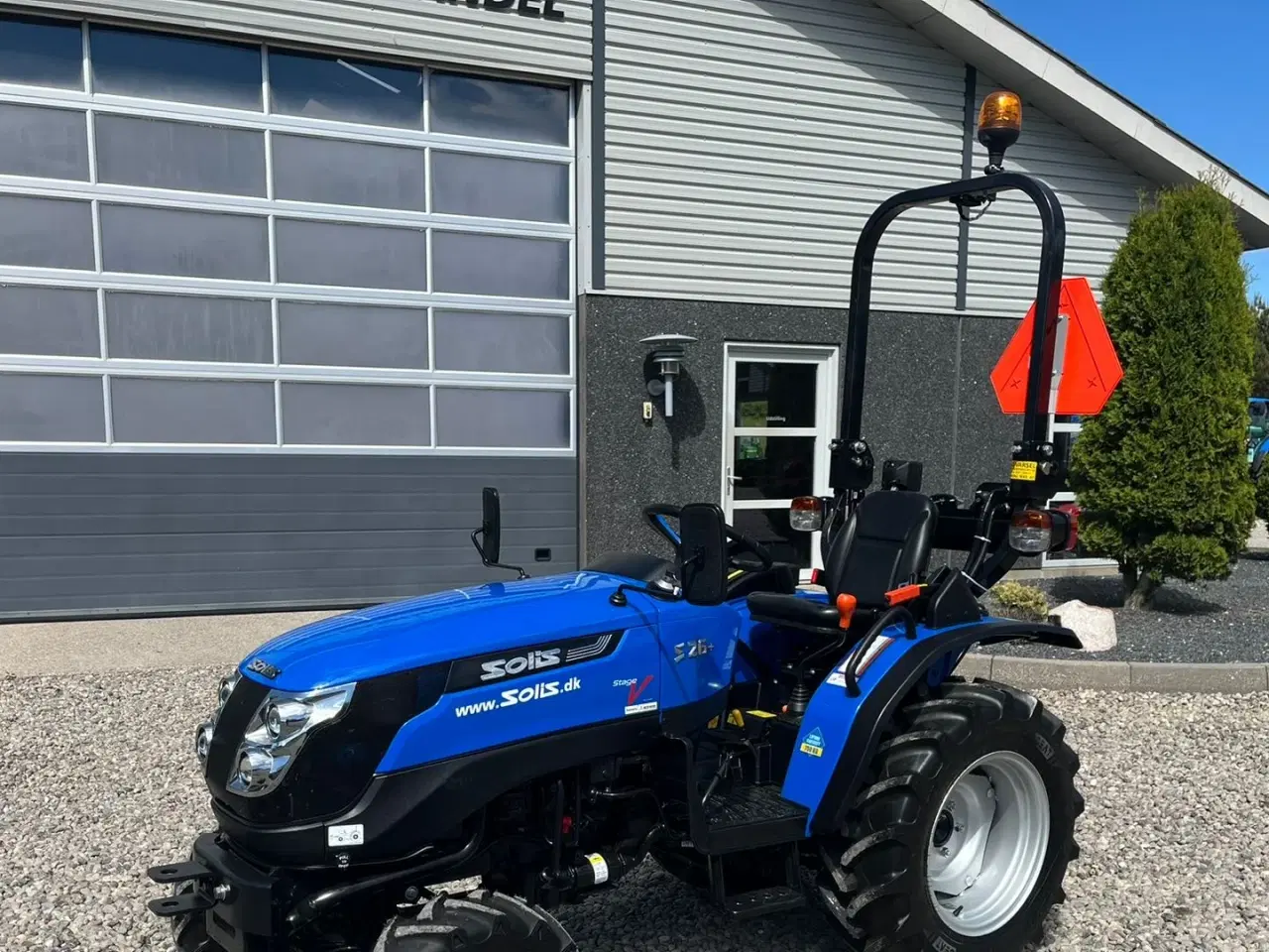 Billede 2 - Solis S26 6+2 Gearmaskine med Servostyring og brede traktorhjul
