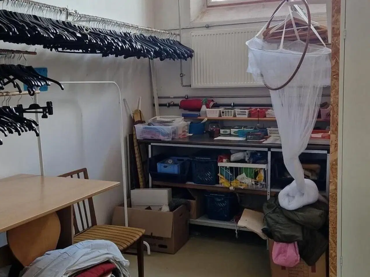 Billede 15 - Lyst lagerlokale med kontorpladser..