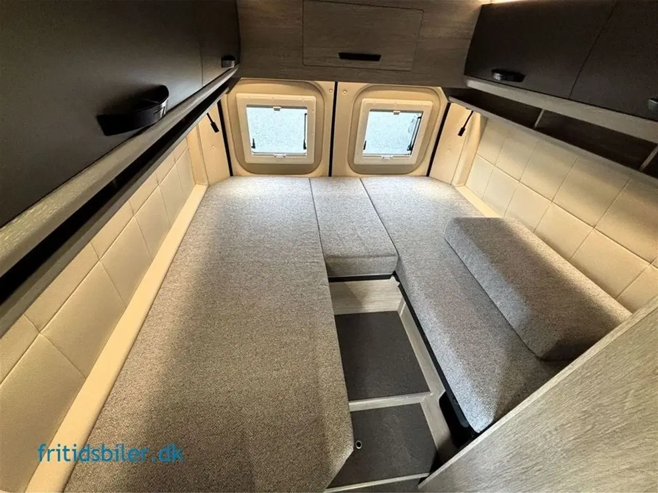 Billede 10 - 2025 - Bravia 636 180 Hk   Bravia 636 Med hævetag campervanen med masser af plads til 4 personer