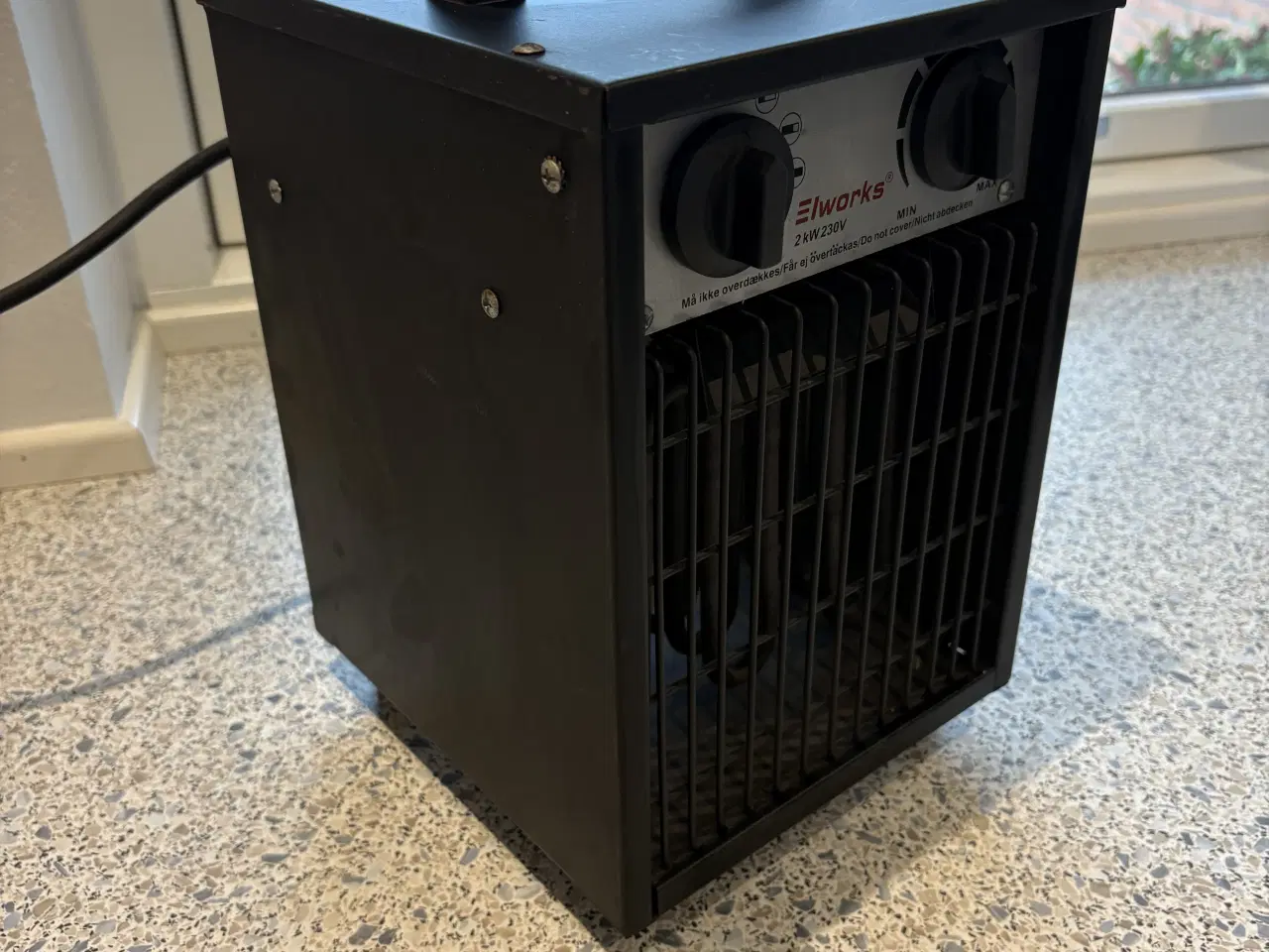 Billede 3 - Elworks varmeblæser 2000W sort