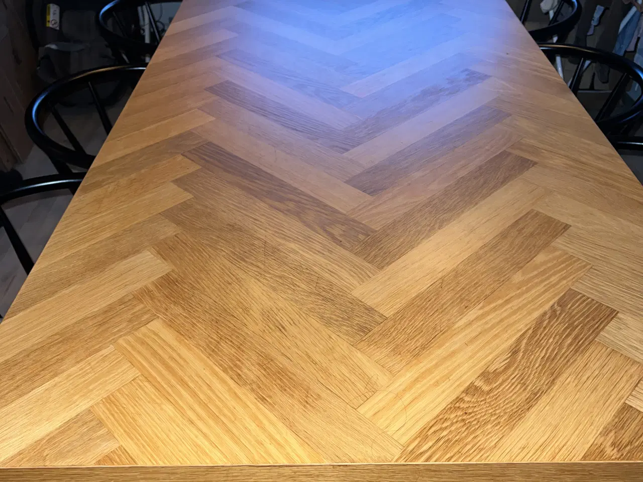 Billede 1 - Spisebord træ sildeben