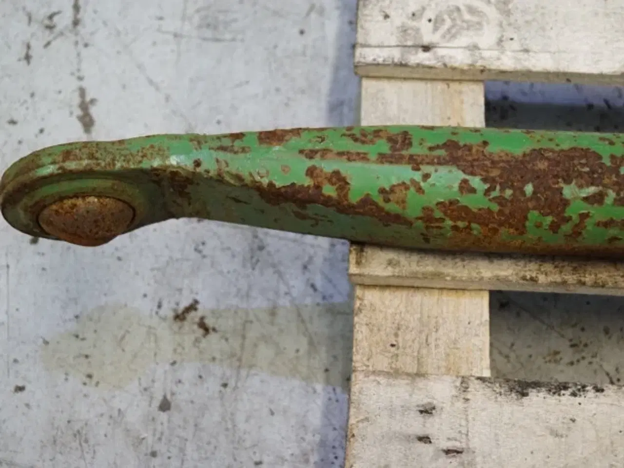 Billede 12 - John Deere 4040 L.H. Liftarm R80667