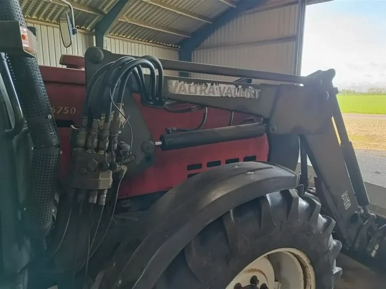 Billede 4 - Valtra 6750 frontlæsser, skovl, storsækkeløfter og betonvægtklods