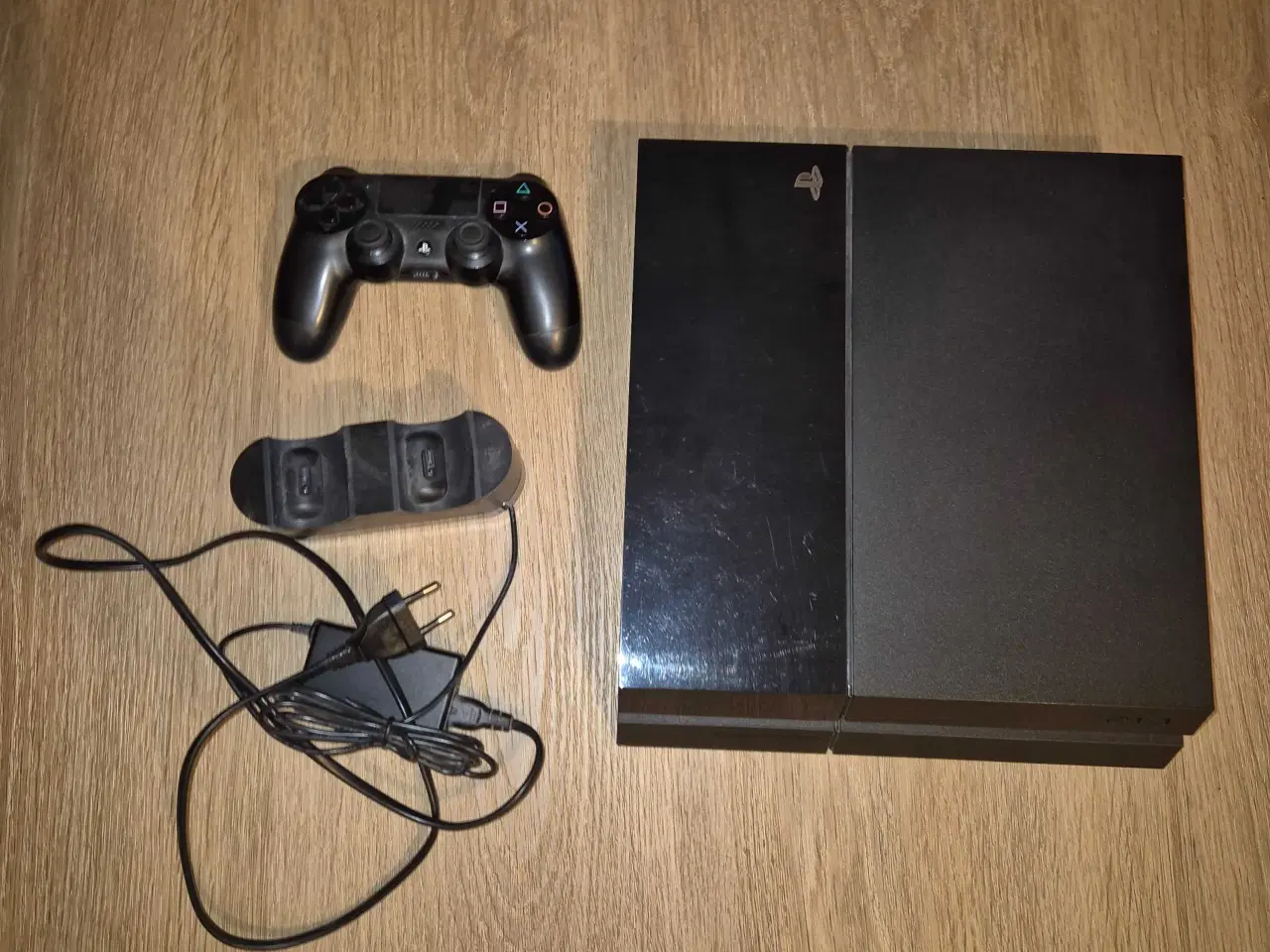 Billede 1 - Ps4 sælges Giv et bud