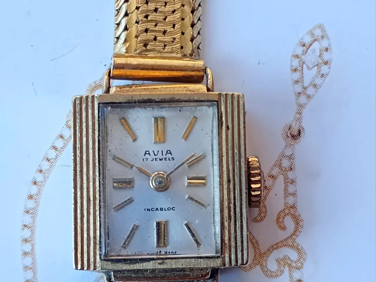 Billede 1 - Gyldent schweizisk ur AVIA 18 karat guld