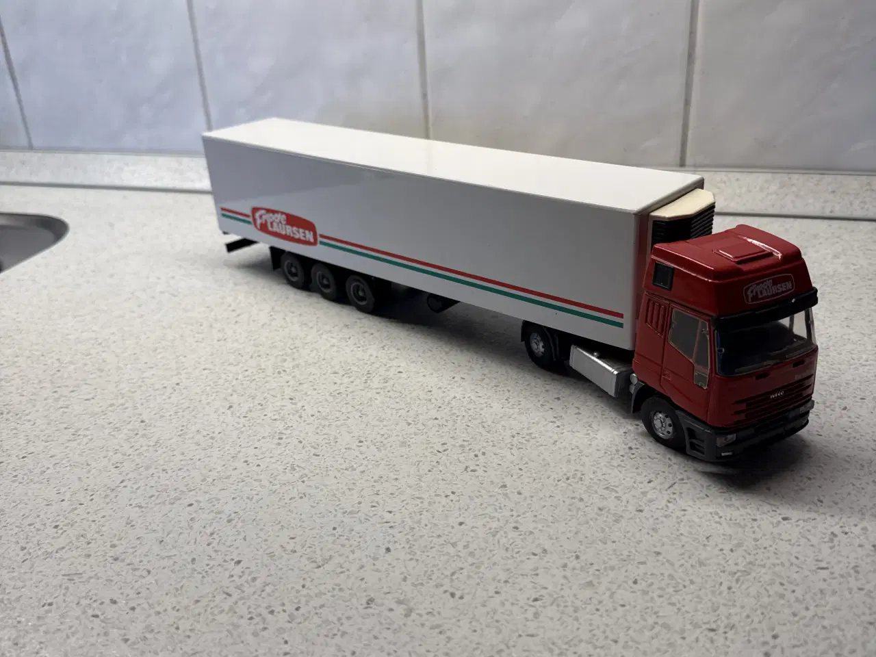 Billede 13 - Legetøjsbil - lastbil til pynt