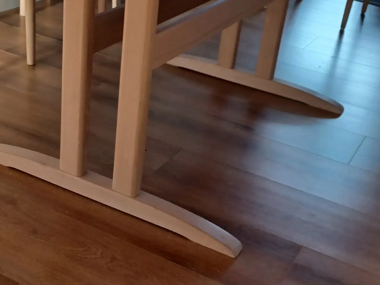 Billede 2 - Spisebord i egetræ