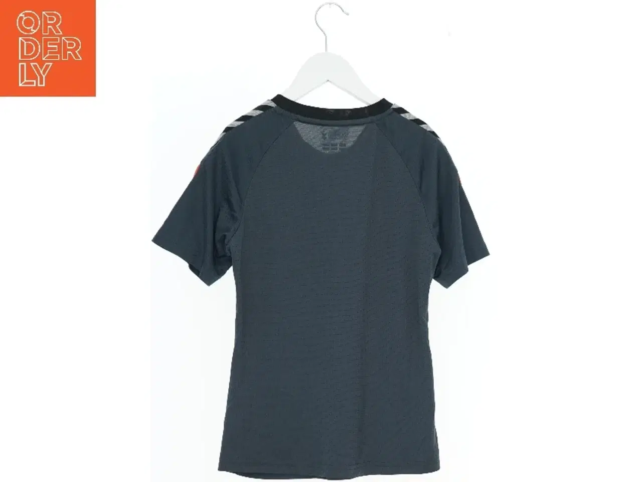 Billede 2 - Sports T-shirt med korte ærmer fra Hummel (str. 152)