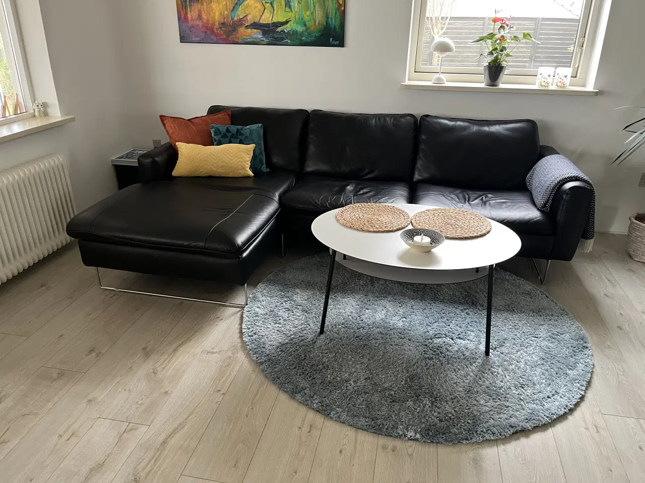 Billede 1 - Chaiselong sofa, bord og tæppe sælges