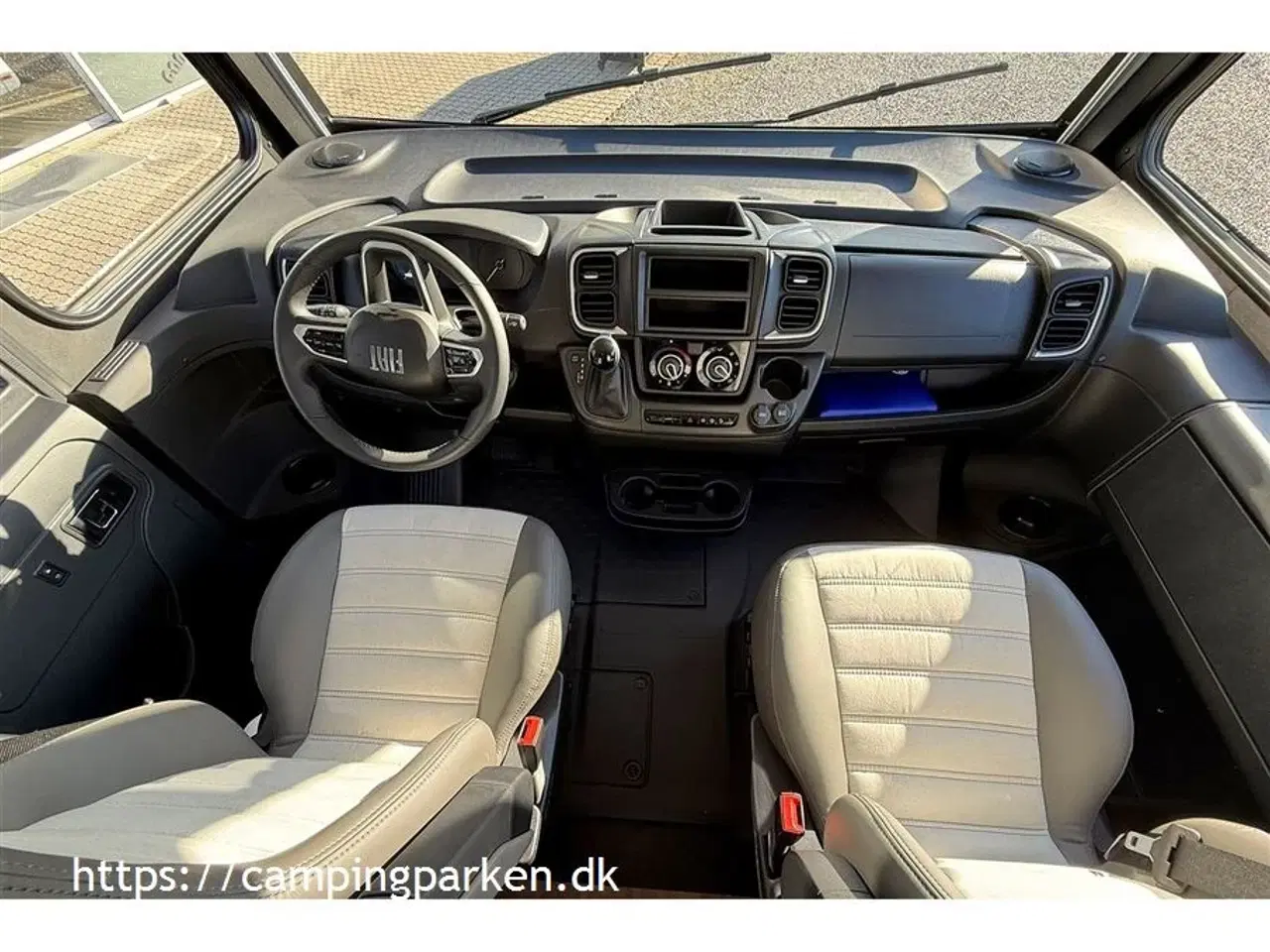 Billede 3 - 2026 - SunLight I 68 Adventure Edition   Sunlights flagskib med enkeltsenge, automatgear, 180hk og 4.400 kg. chassis