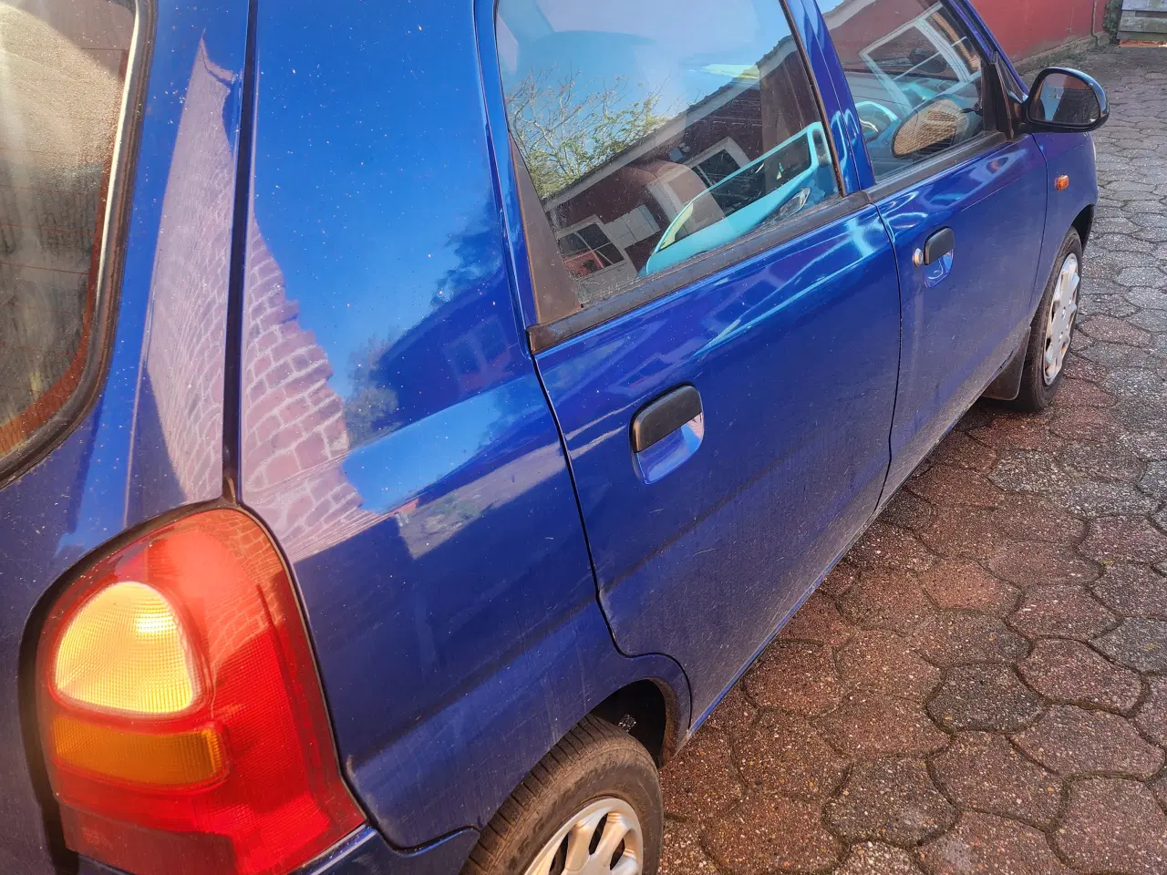 Billede 4 - Brandskadet over 1 år til syn. Sælges for skrot pr