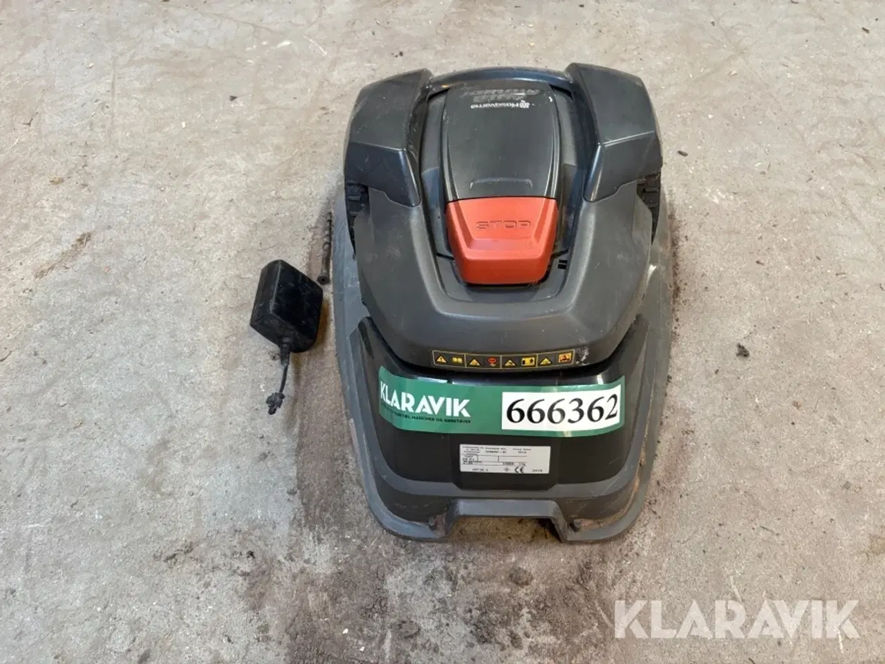 Billede 4 - Robot plæneklipper Husquarna 305 med ladeplade