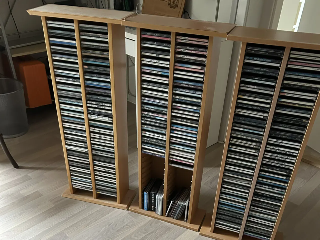 Billede 1 - Blandet CD Med Rack ca 180 stk  