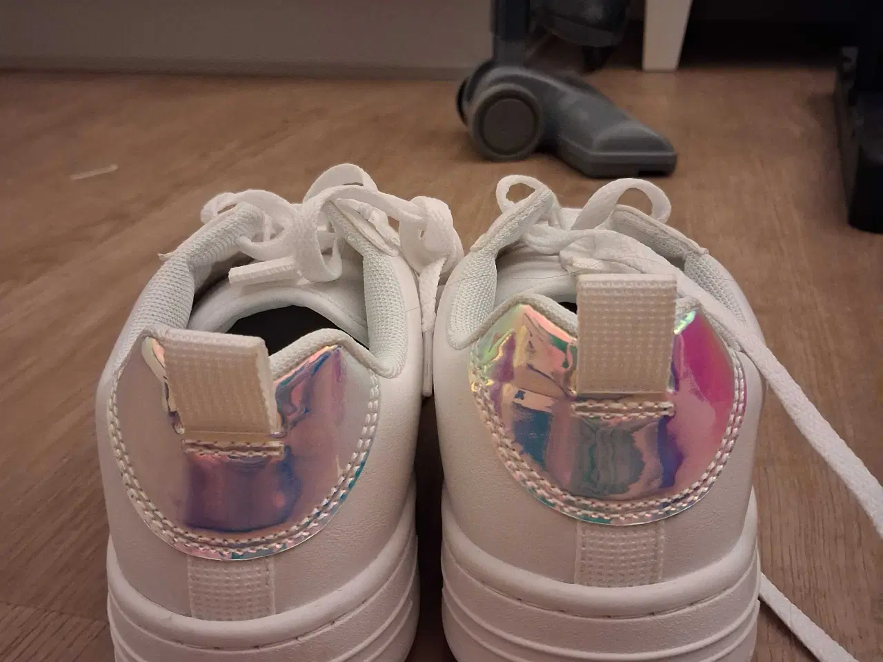 Billede 2 - Sko str 40 men kan passes af en str 39