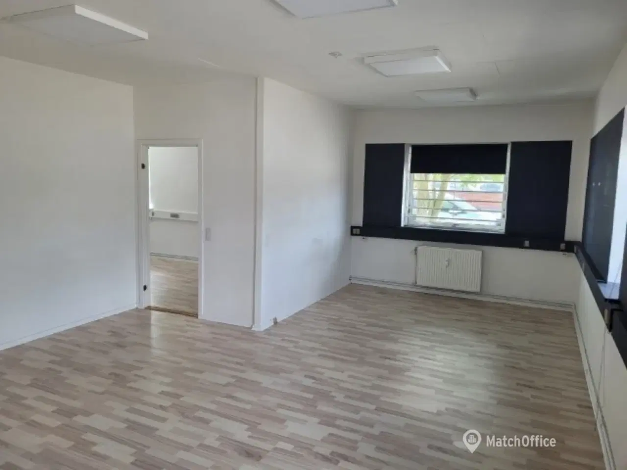 Billede 1 - 166m2. Lager og Kontor. klinik eller lignende.