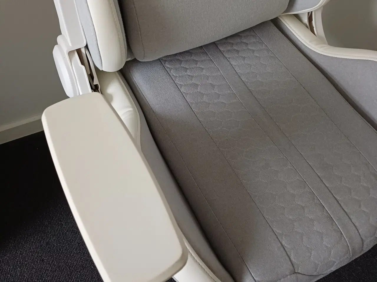 Billede 3 - Gamer-stol NIBE hvid/beige stof