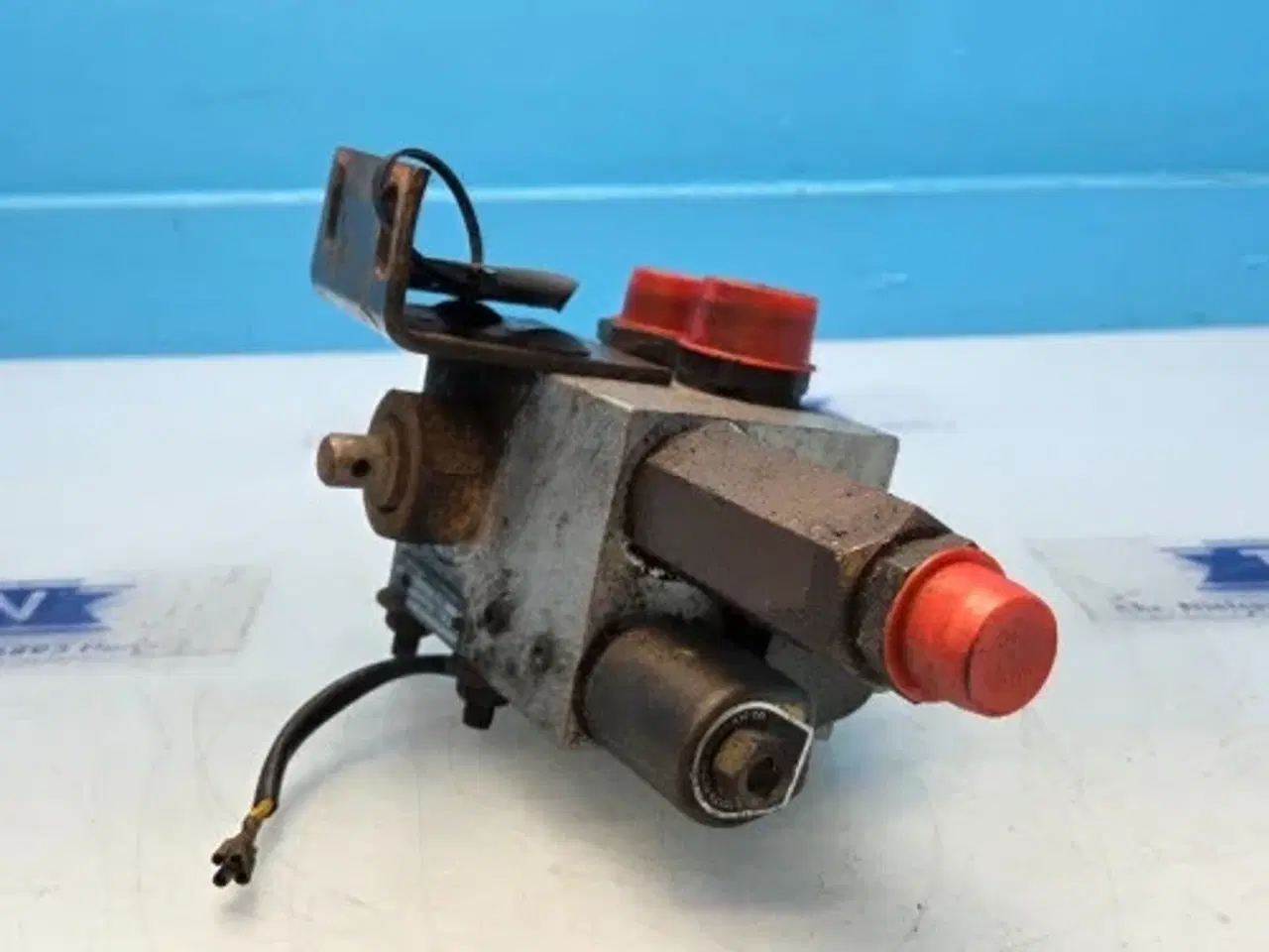 Billede 8 - Dronningborg D7500 Hydraulikventil 45110038
