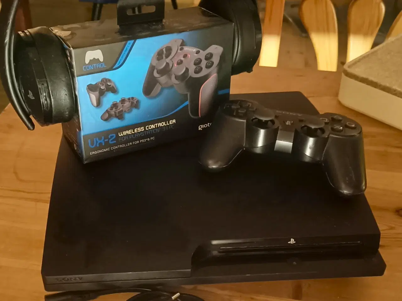 Billede 2 - PlayStation 3 med 2 controllere og høretelefoner 