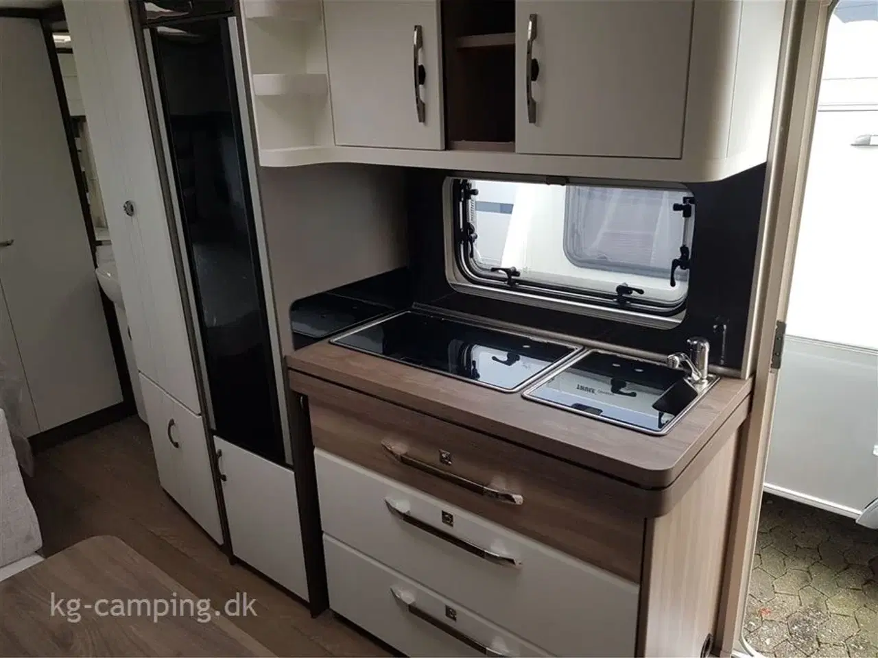 Billede 10 - 2024 - Hobby Excellent Edition 560 KMFe   Køjevogn med god plads. Kan opvejes til 2.000 KG.