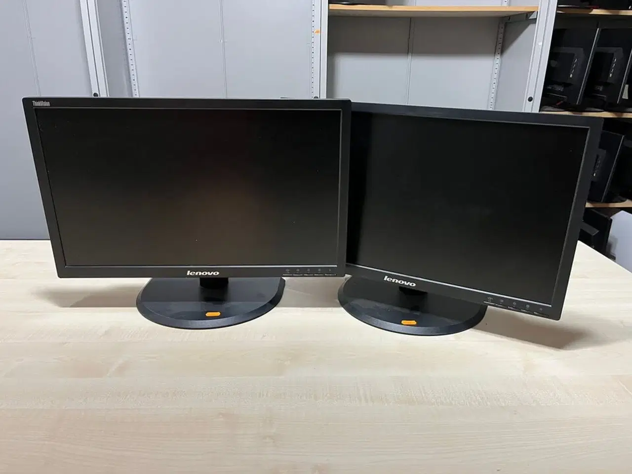 Billede 1 - 2 stk. 24" monitor, LENOVO LT2323pwA