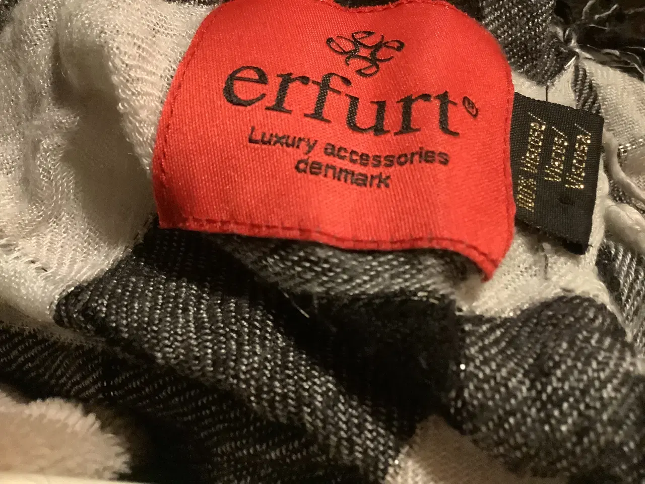 Billede 1 - Helt nyt Erfurt tørklæde 102X102 cm