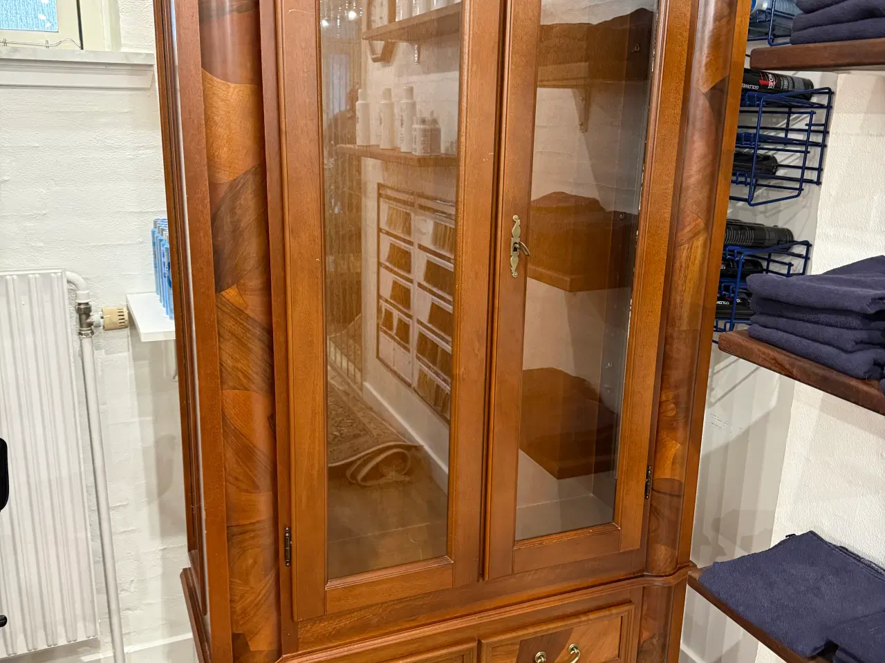 Billede 2 - vitrineskab