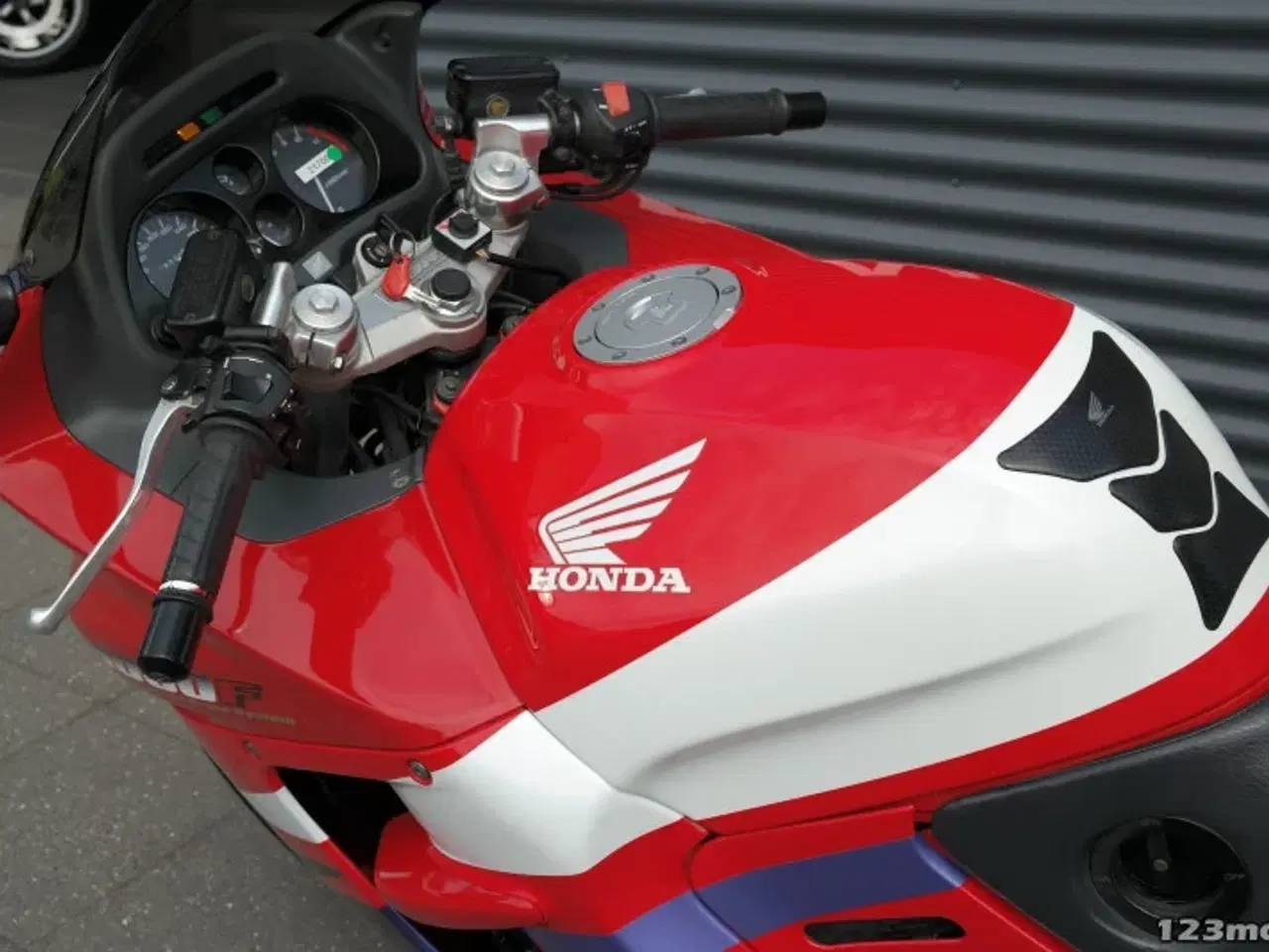 Billede 23 - Honda CBR 1000 F ENGROS/UDEN KLARGØRING