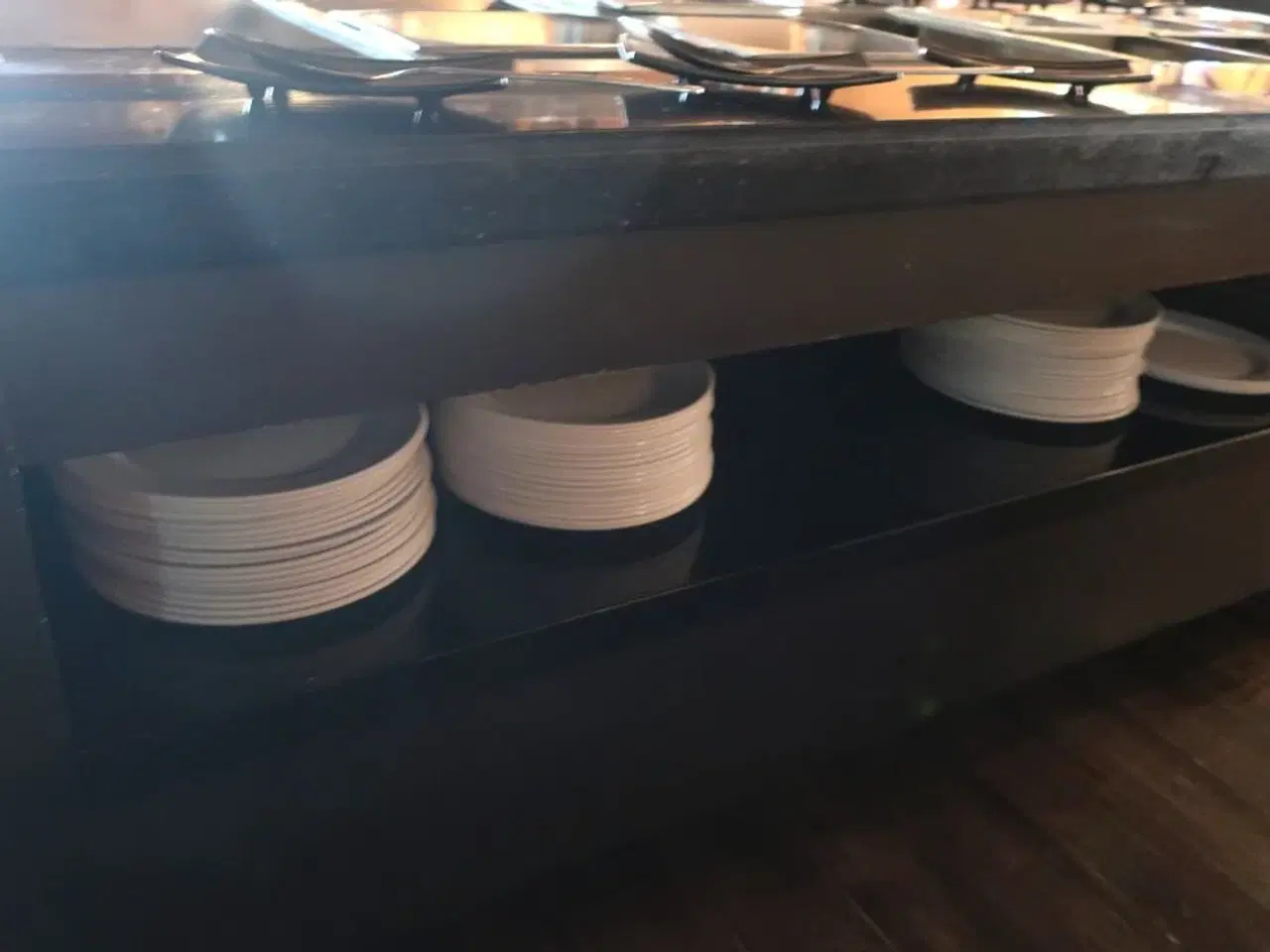 Billede 3 - Buffet med endestykke