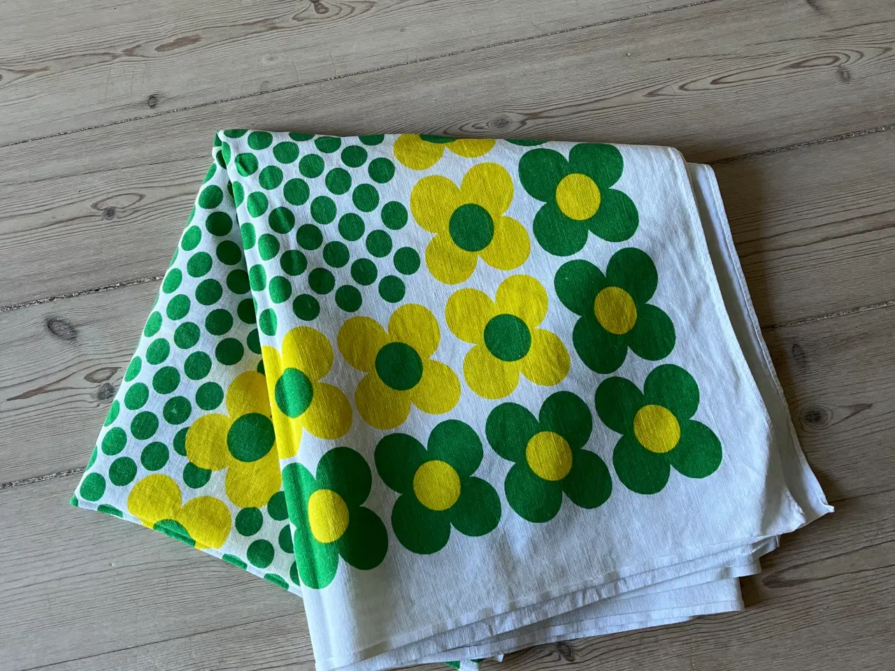 Billede 1 - Dug med blomster