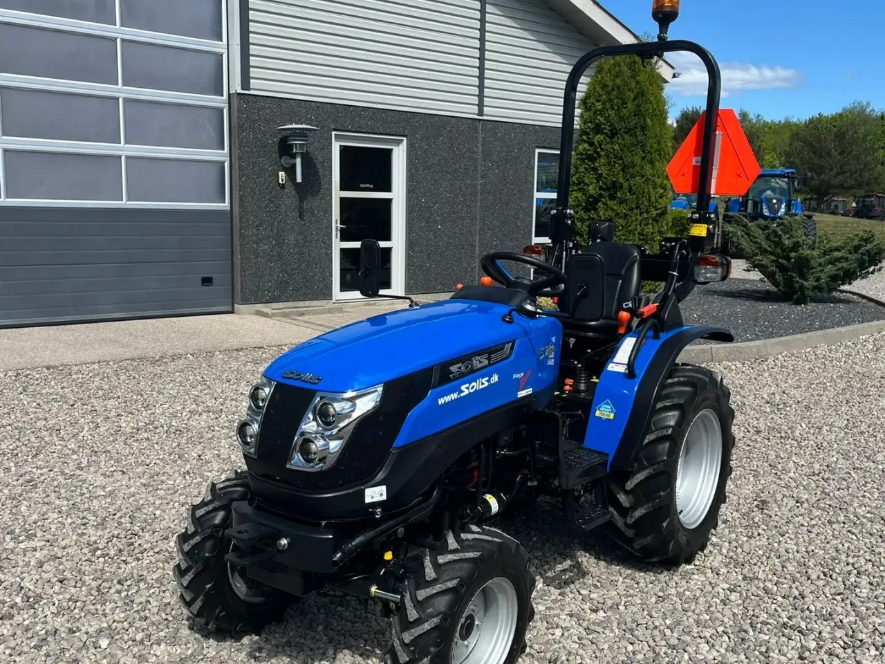 Billede 13 - Solis S26 6+2 Gearmaskine med Servostyring og brede traktorhjul