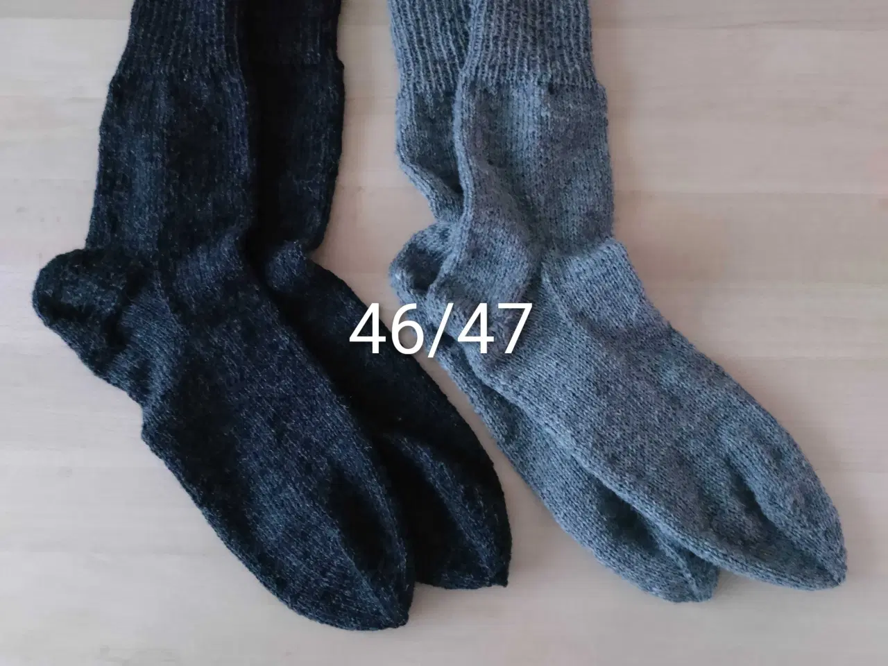 Billede 1 - Uldstrømper str 46/47 nye hjemmestrikkede