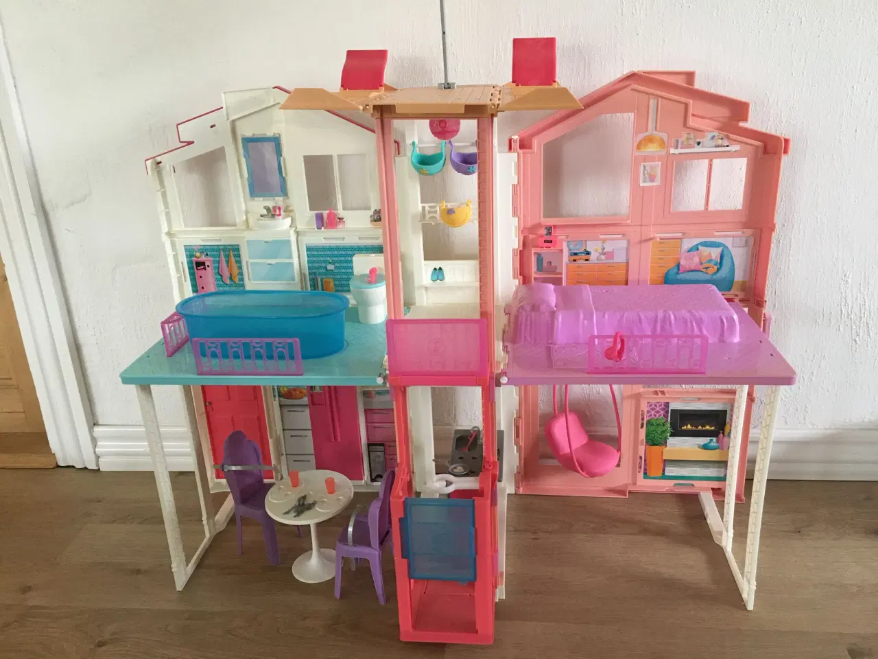 Billede 1 - Barbie hus