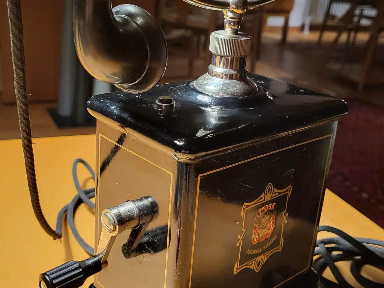 Billede 2 - Telefon, meget gammel model med håndsving