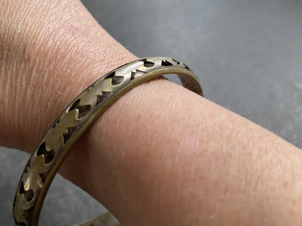 Billede 1 - Guld farvet armbånd 