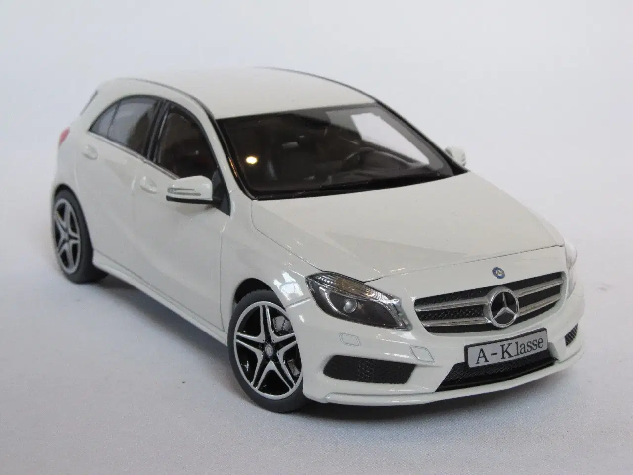 Billede 8 - 2013 Mercedes A-Klasse AMG 1:18  Type W176 